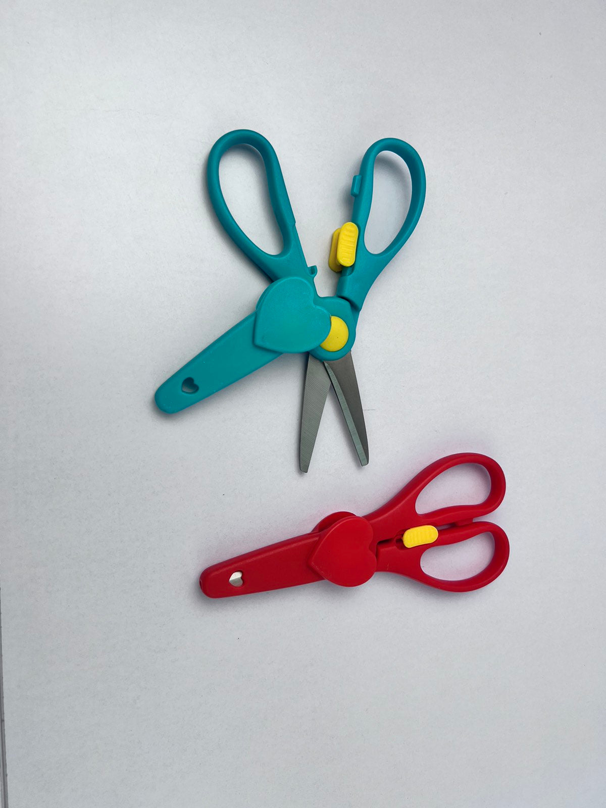 Momeasy Portable Baby Food Scissors with Storage Case