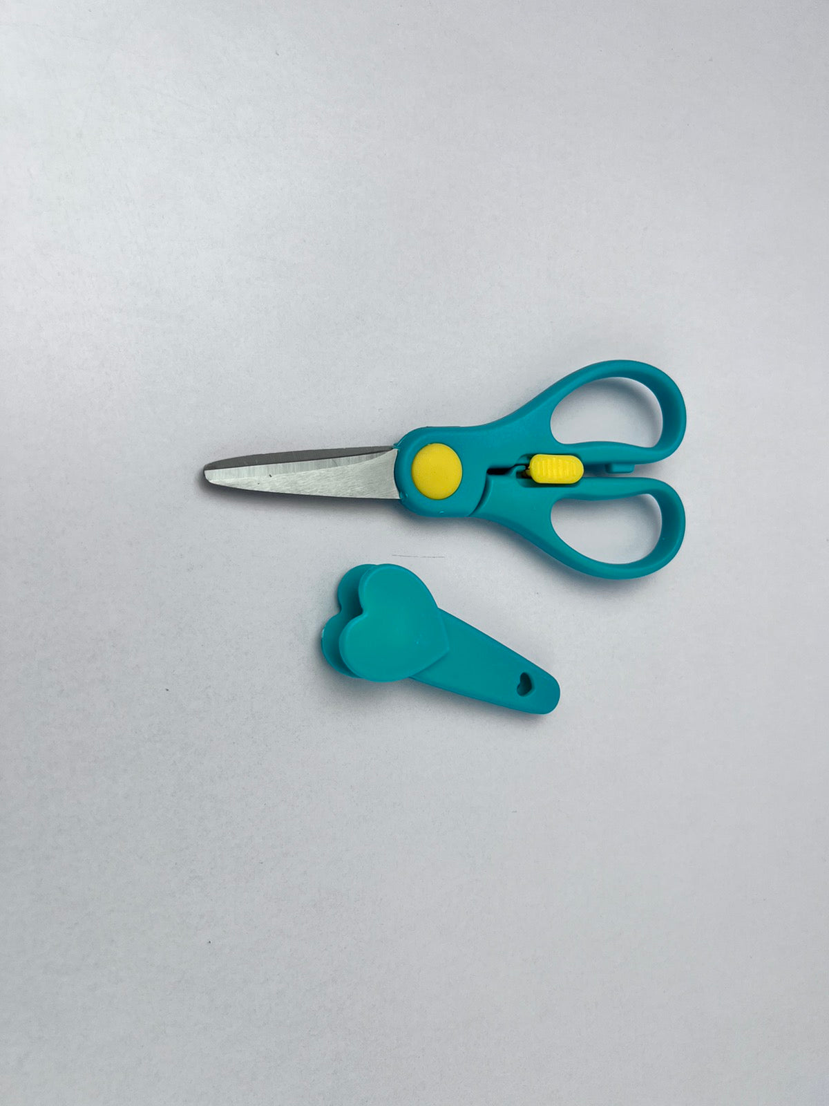 Momeasy Portable Baby Food Scissors with Storage Case